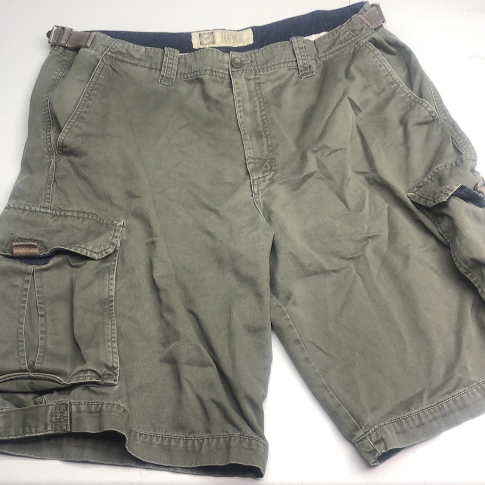 MENS PREFAB CARGO SHORTS  W40 L12 ⭐️